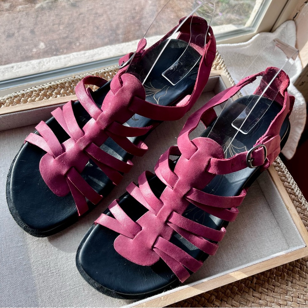 Keen Red Leather Alman Gladiator Ankle Strap Sandals, 9, Strappy Comfort - Picture 5 of 16